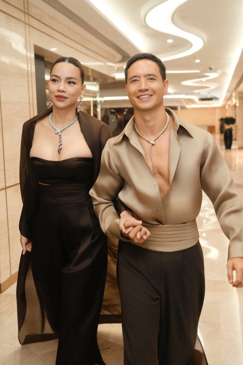 Kim lý hạnh phúc khoe 2 cục kim cương mừng vì có thể nói chuyện bằng tiếng việt với gia đình hồ ngọc hà - 4