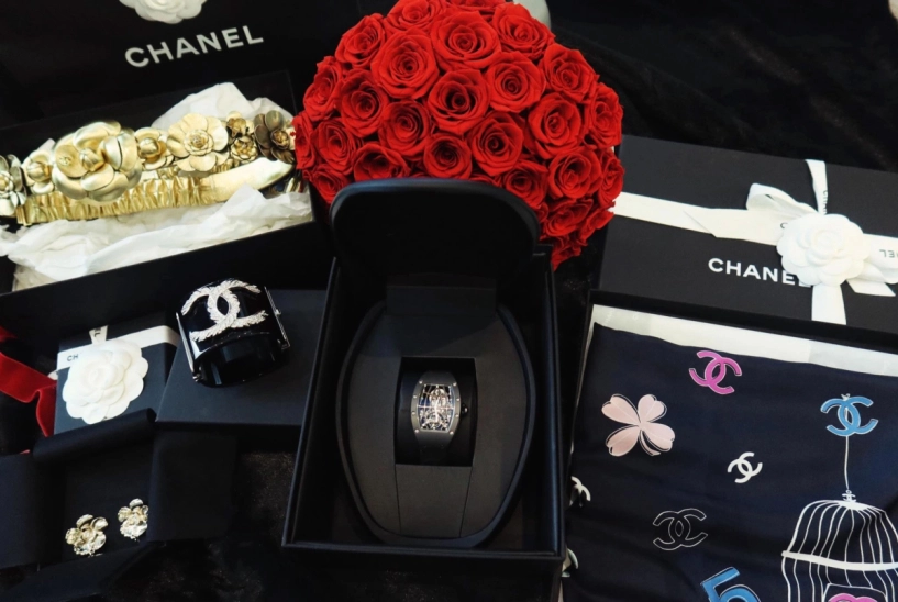 Loạt đồng hồ chục tỷ đồng của vợ đại gia minh nhựa - 2