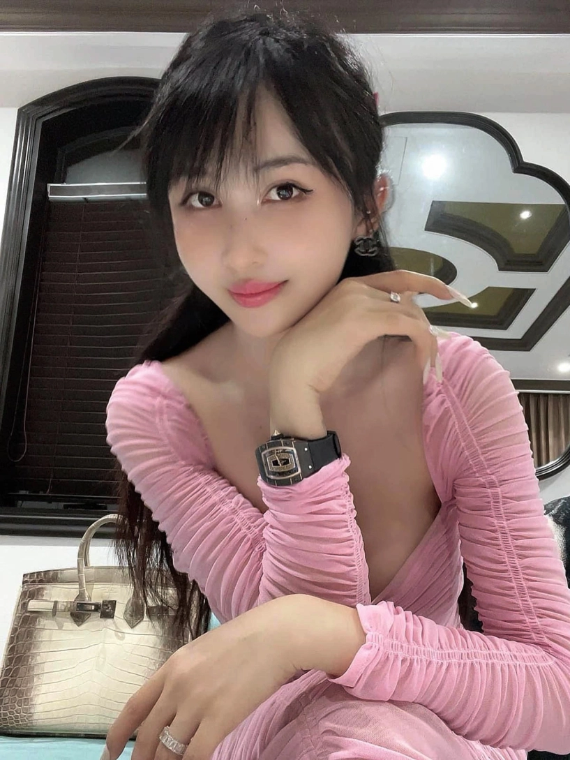 Loạt đồng hồ chục tỷ đồng của vợ đại gia minh nhựa - 8