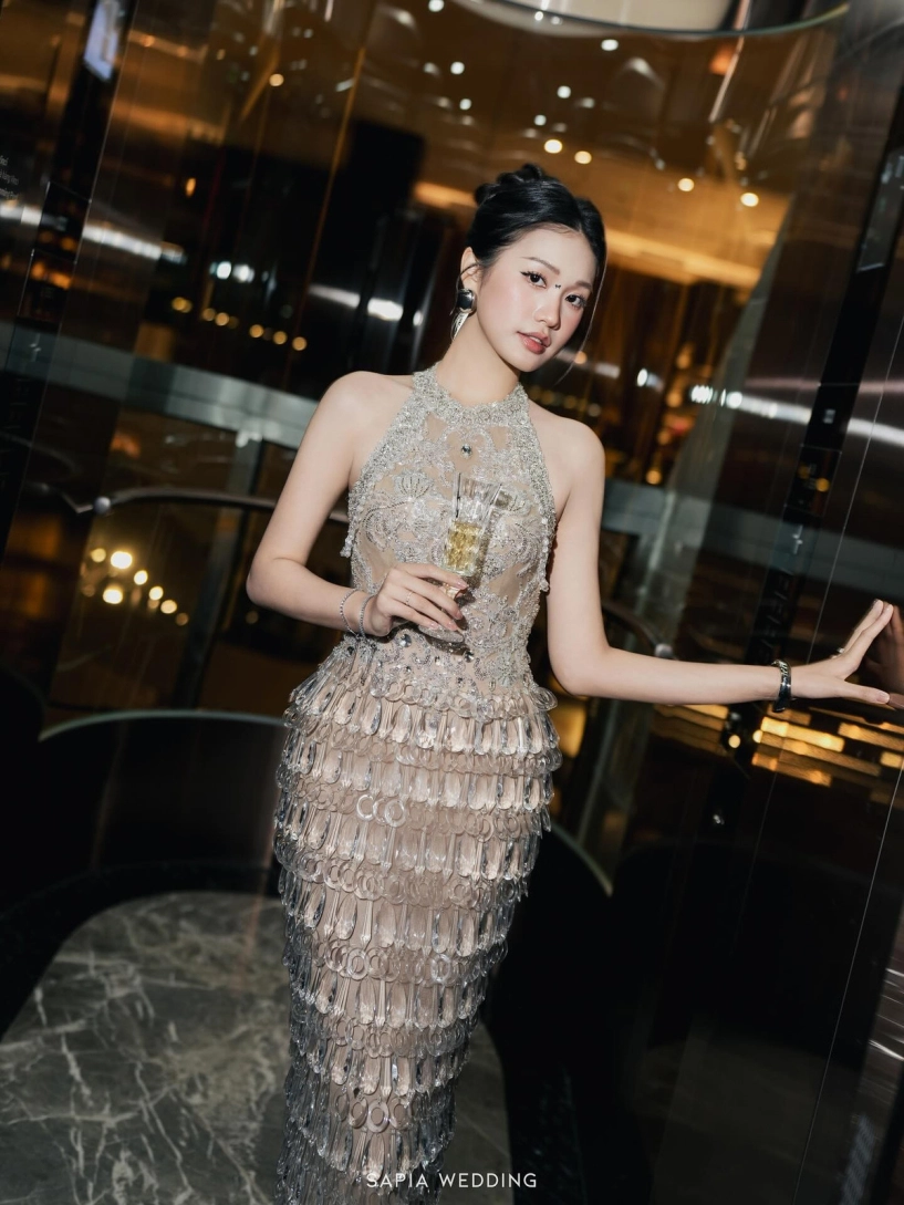 Loạt hình ảnh mới cực sang chảnh của vợ cầu thủ đoàn văn hậu - 2