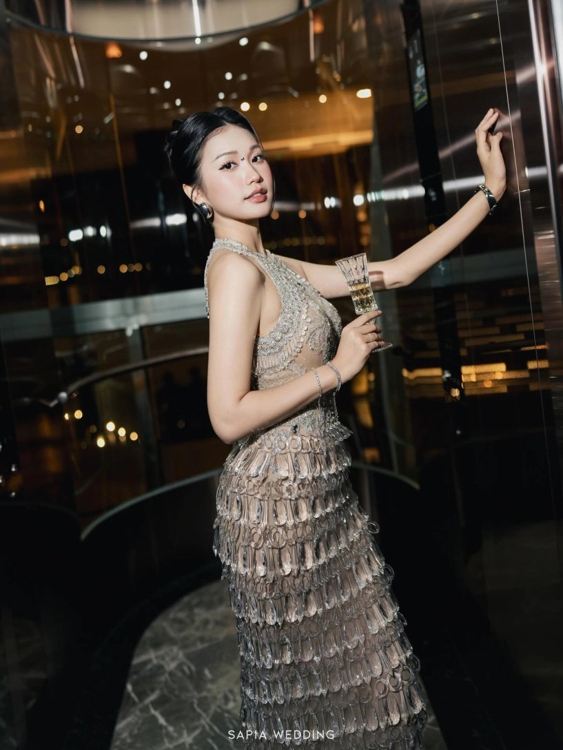 Loạt hình ảnh mới cực sang chảnh của vợ cầu thủ đoàn văn hậu - 3