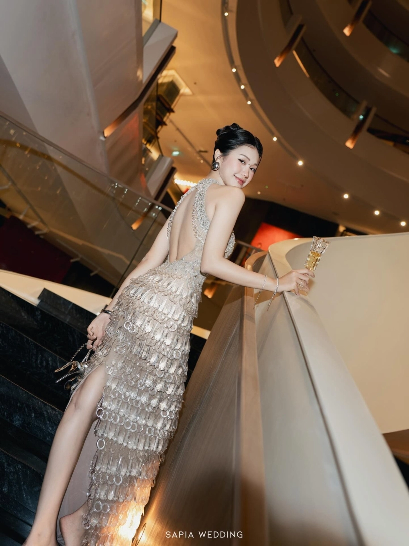 Loạt hình ảnh mới cực sang chảnh của vợ cầu thủ đoàn văn hậu - 5