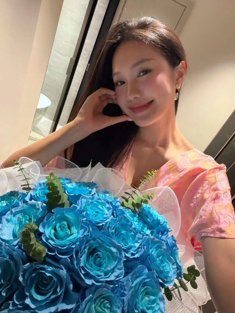 Loạt hình ảnh mới cực sang chảnh của vợ cầu thủ đoàn văn hậu - 10