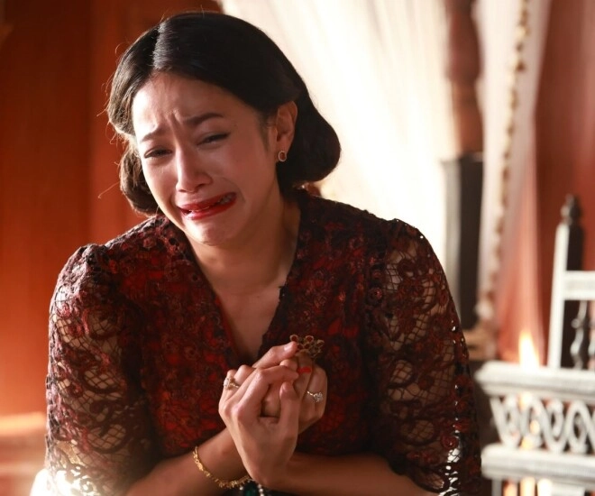 Lúc sắp lấy chồng mẹ tiết lộ bí mật giấu gần 20 năm của bố dượng khiến tôi mất ngủ cả đêm - 1