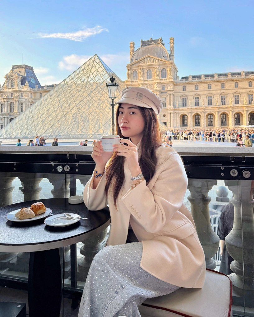 Lương thùy linh liên tục diện đồ hàng hiệu trên phố paris london - 2