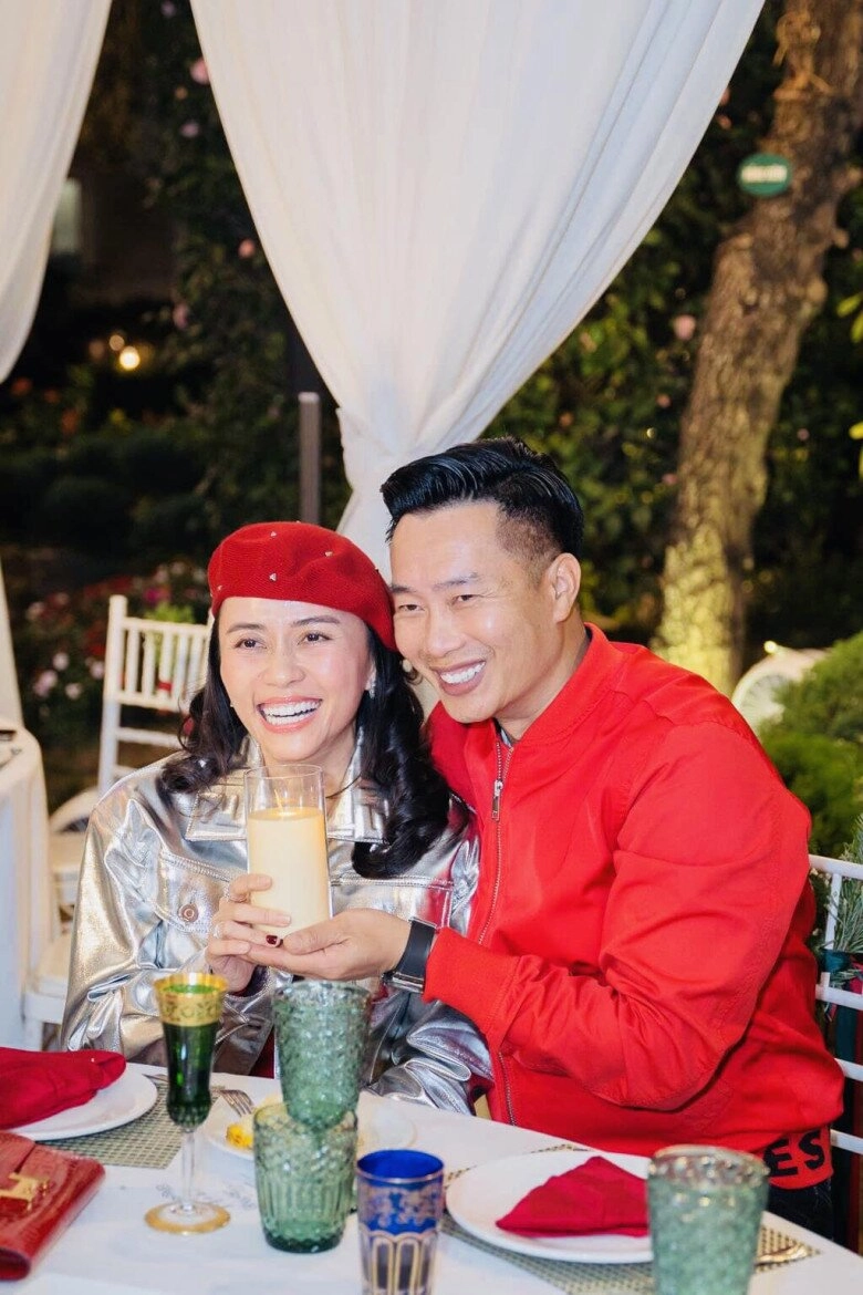 Mc hoa thanh tùng khoe ảnh hạnh phúc bên vợ quyền lực con trai cao 1m9 làm phó nháy cho bố mẹ - 5