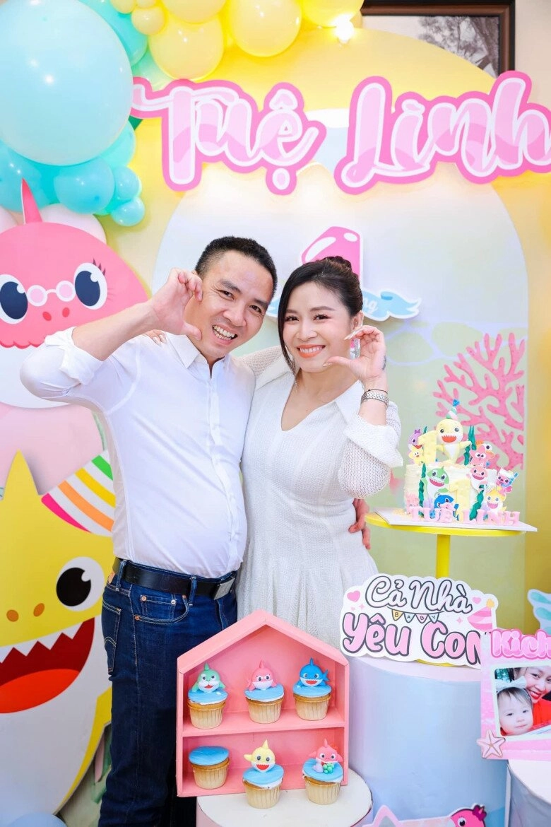 mc nhiều hình xăm nhất vtv khoe dáng tròn trùng trục sau 2 lần sinh ăn tối nghèo nàn với loại quả xanh lè - 3