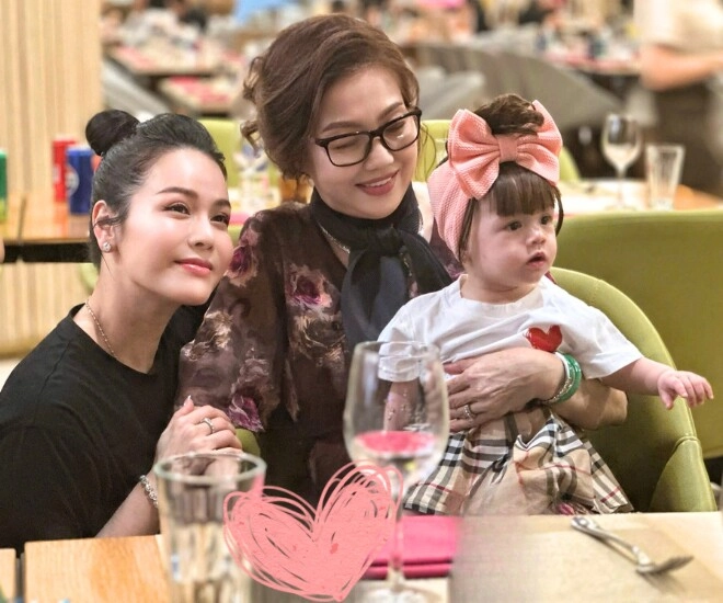 Mẹ chồng cũ của nhật kim anh gửi quà quê từ cần thơ lên bé julia là cháu nội cưng dù không cùng huyết thống - 1