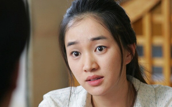 Mẹ chồng nhờ em dâu chuyển tiền cho người lạ mỗi tháng tôi điều tra rồi điếng người trước sự thật - 2