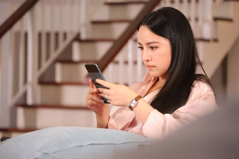 Mẹ giục tôi về nước dự đám cưới bà nhưng khi thấy mặt bố dượng tương lai tôi sững sờ - 2