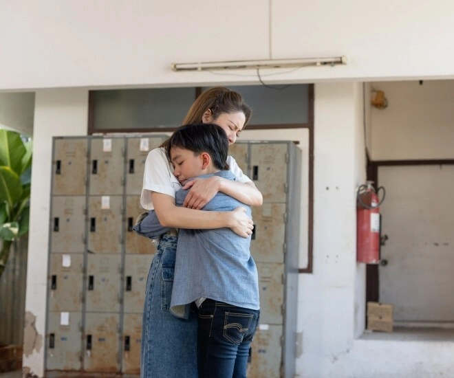 Mẹ kế đi xa 3 năm rồi đưa về một bé gái 5 tuổi trước khi mất bà nói sự thật khiến tôi sững sờ - 1