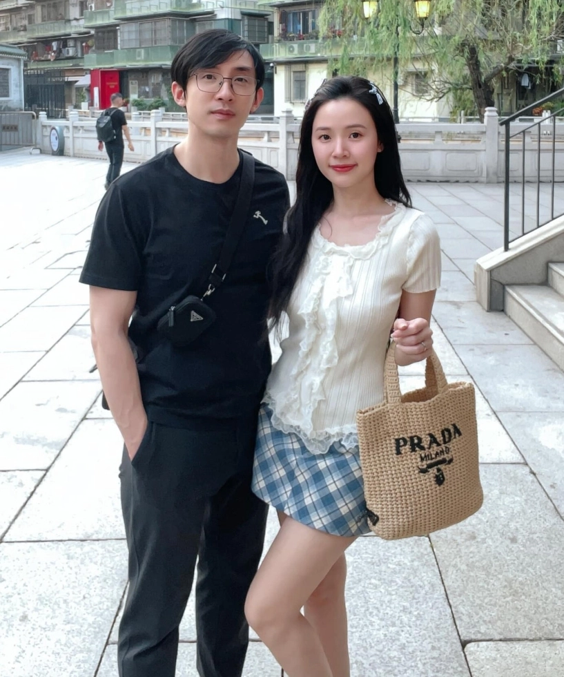 Midu cùng ông xã thiếu gia ngành nhựa vi vu hàn quốc cặp đôi u40 nhìn như sinh viên bóng lưng cũng như đang đóng phim - 3