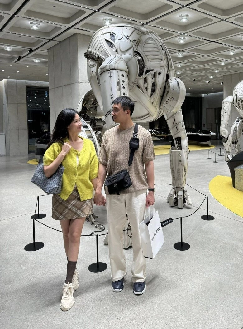 Midu mê mệt chiếc túi 50 triệu đựng được cả thế gian dù sỡ hữu loạt túi hiệu đắt đỏ giá tiền tỷ - 2