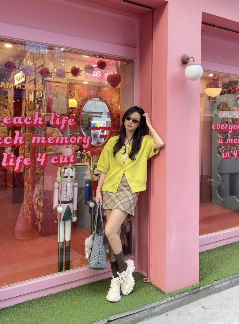 Midu mê mệt chiếc túi 50 triệu đựng được cả thế gian dù sỡ hữu loạt túi hiệu đắt đỏ giá tiền tỷ - 3