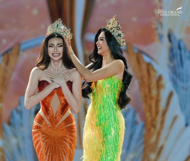 Miss grand international 2025 nhan sắc xinh như búp bê mê mặc táo bạo khiến dân tình bỏng mắt - 1