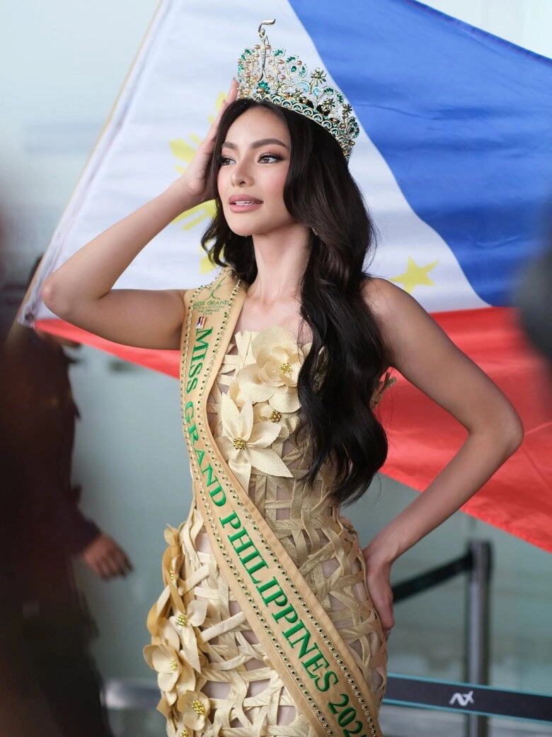 Miss grand international 2025 nhan sắc xinh như búp bê mê mặc táo bạo khiến dân tình bỏng mắt - 3