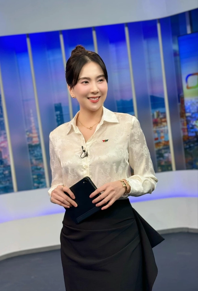 Mix đồ xinh đẹp cả đi làm lẫn đi chơi cùng btv mai ngọc - 10