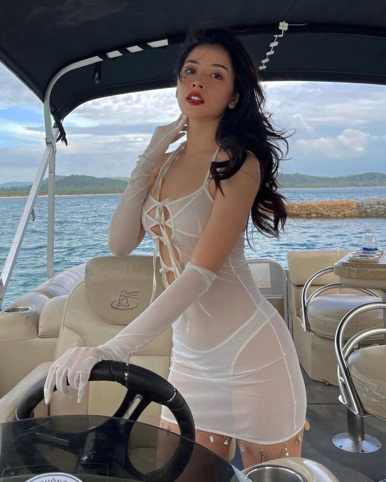 Mỹ nhân được báo trung khen đẹp nhất việt nam có bộ sưu tập bikini nhỏ xíu lia mắt đến vòng eo là đủ mê mệt - 5