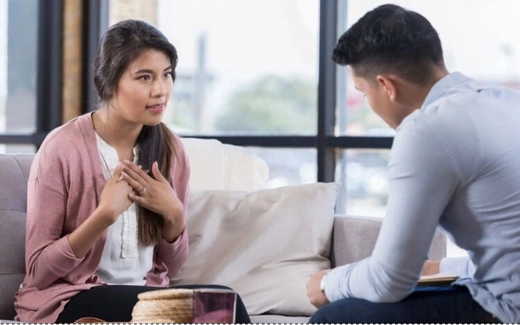 Nghe mẹ tấm tắc khen bát cháo em gái nấu chồng tôi tặng em ấy món quà làm bà đau tim - 2