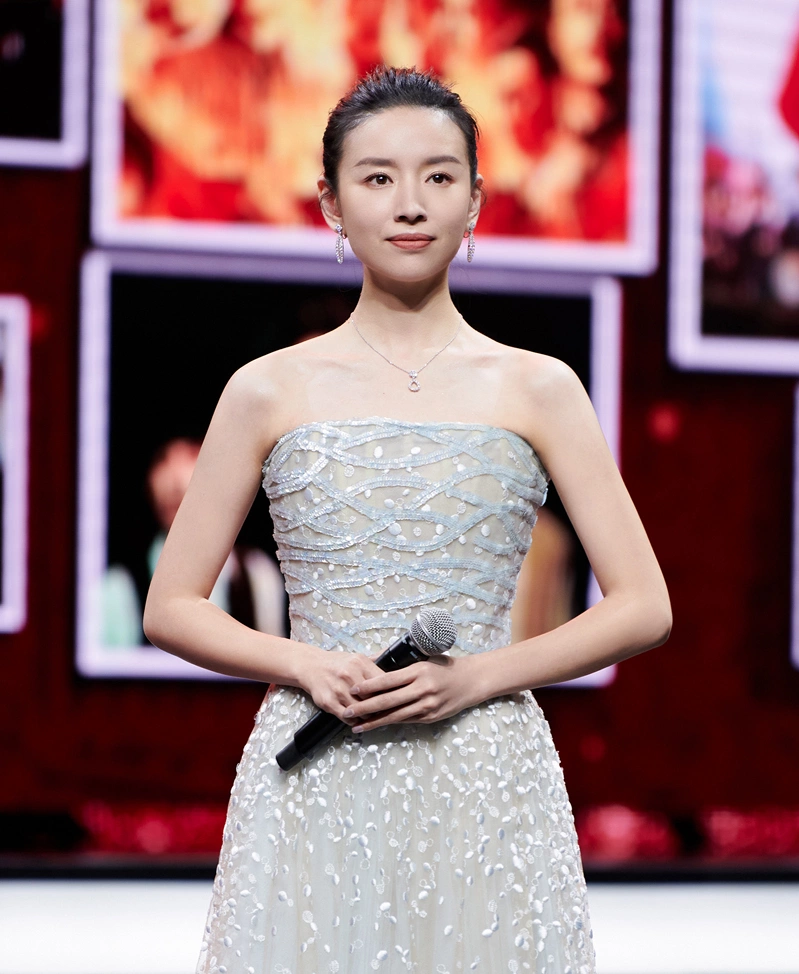 ngọc nữ được cả showbiz nâng niu 45 tuổi vẫn trẻ như gái 25 uống trà xanh mỗi ngày gạch tên 3 loại gia vị ra khỏi món ăn - 5