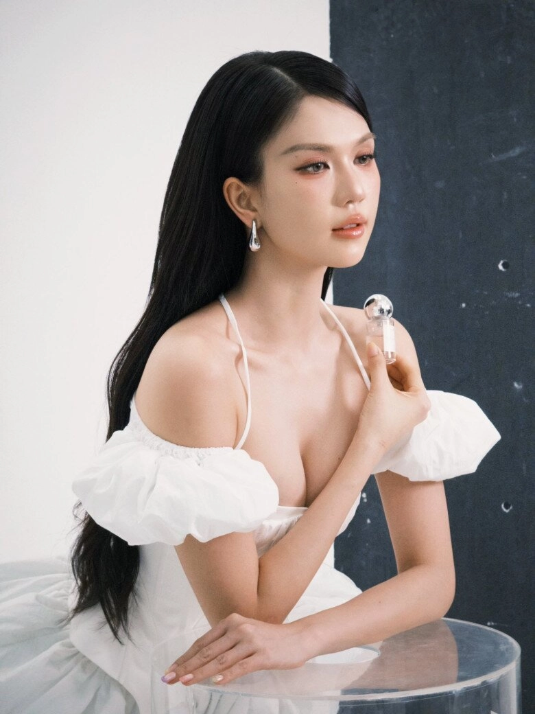 Ngọc trinh sở hữu vòng 1 đẹp tự nhiên 84cm nhưng cứ ăn diện kiểu này dễ khiến núi đôi như bốc hơi - 11