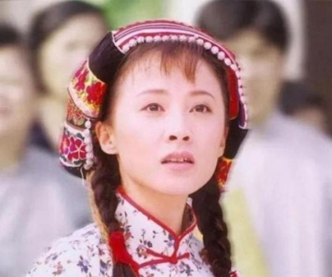 Người đẹp lấy chồng chỉ sau 6 ngày hẹn hò từng sợ đẻ vì lo con có diện mạo giống bố - 1