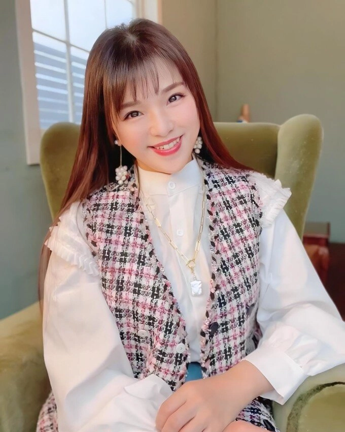 Người phụ nữ u60 trẻ như gái 18 nhờ chăm rửa mặt theo cách độc lạ dùng một loại gia vị có ngay trong bếp - 1