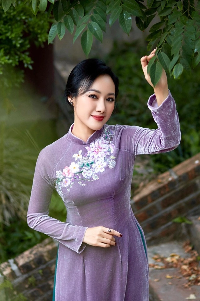 Nhan sắc btv hoài anh thăng hạng trong mắt khán giả nhờ cách mix đồ đúng tính cách - 3