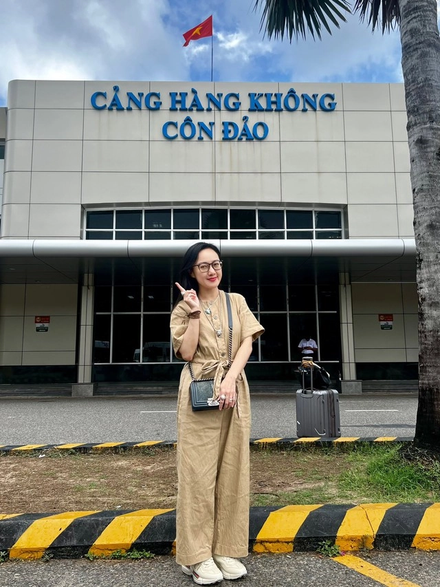 Nhan sắc btv hoài anh thăng hạng trong mắt khán giả nhờ cách mix đồ đúng tính cách - 11