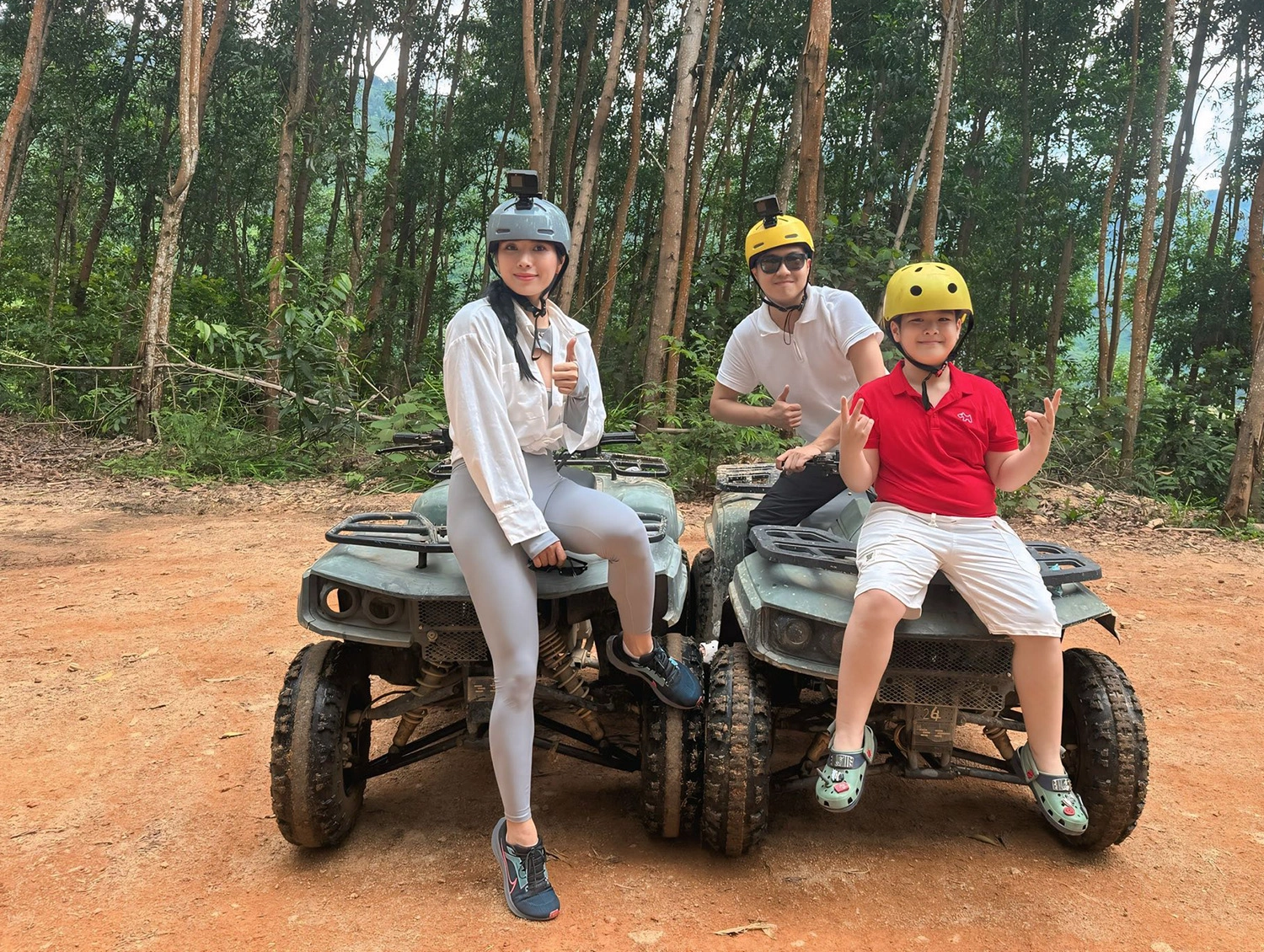 Nhật kim anh bế con gái về cần thơ thăm bố mẹ chồng cũ bạn gái mới của doanh nhân bửu lộc cũng có mặt - 12