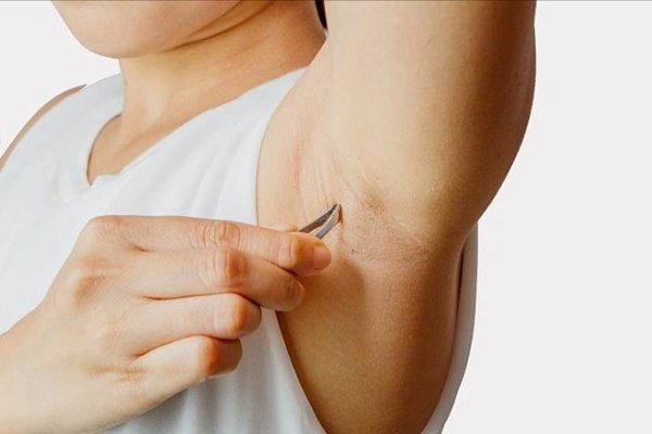 Những khoảnh khắc chỉ muốn quên đi của dàn sao nữ khi để lộ vùng cánh kém xinh - 9