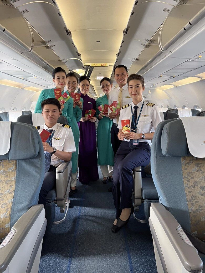 Nữ cơ trưởng đầu tiên của việt nam từng hủy hôn với trương thế vinh u40 không hề bị thời gian bào mòn sắc vóc đời thực lấn át người nổi tiếng - 6