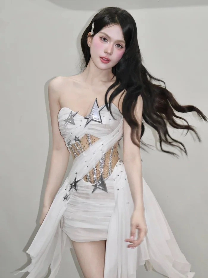 nữ hoàng nội y ngọc trinh công khai can thiệp thẩm mỹ - 4