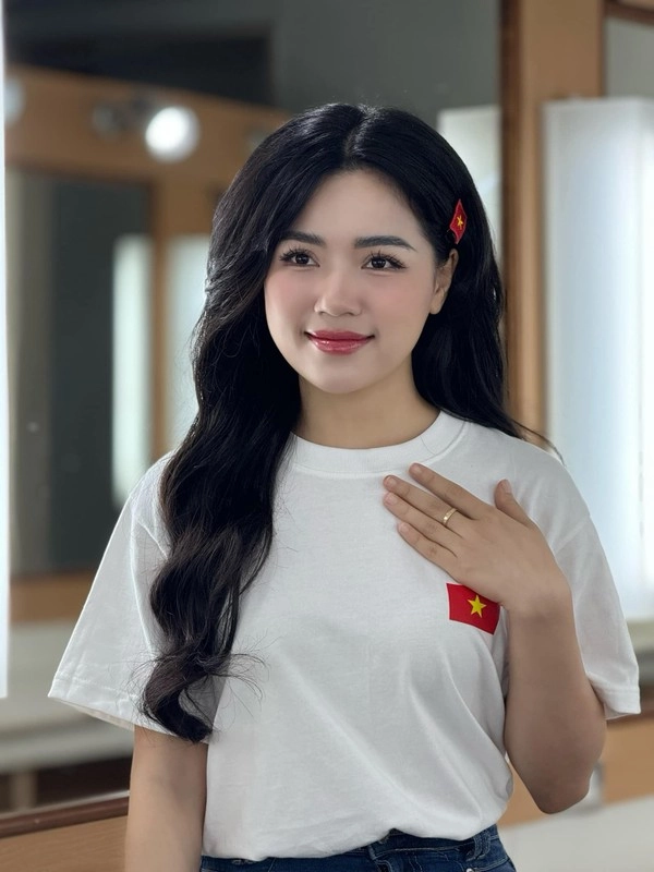 Nữ mc vtv mặt trẻ như sinh viên dù đã bước sang u40 - 1