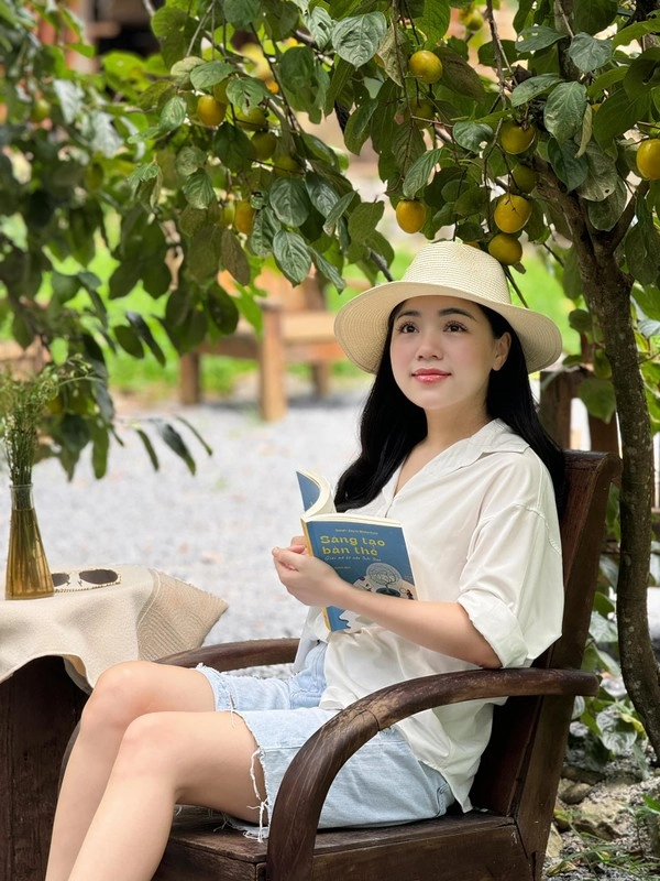 Nữ mc vtv mặt trẻ như sinh viên dù đã bước sang u40 - 2