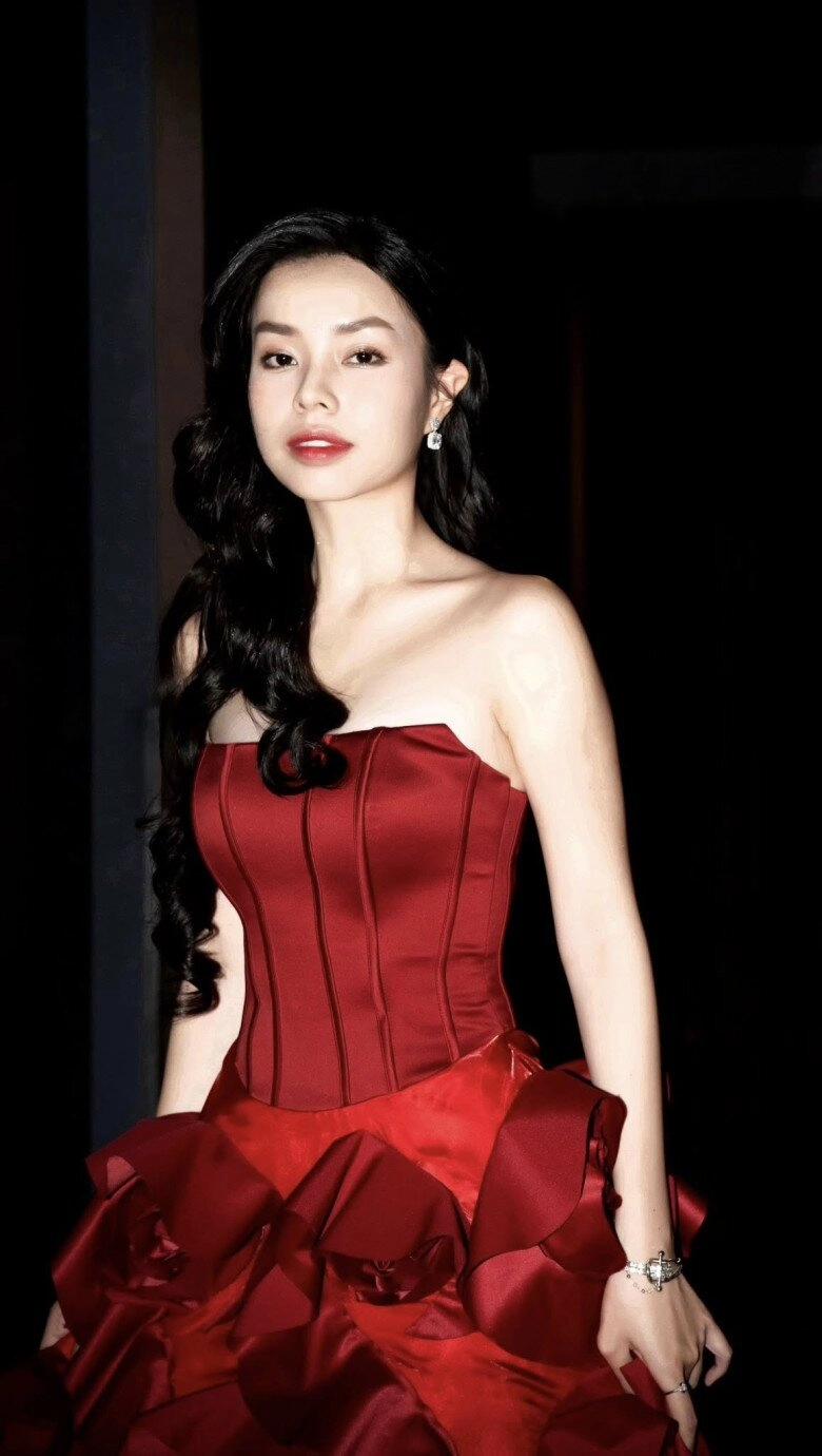 Nữ sinh việt đóng cảnh nóng năm 13 tuổi vẻ đẹp trưởng thành đậm chất á đông thần thái bí ẩn cuốn hút - 7