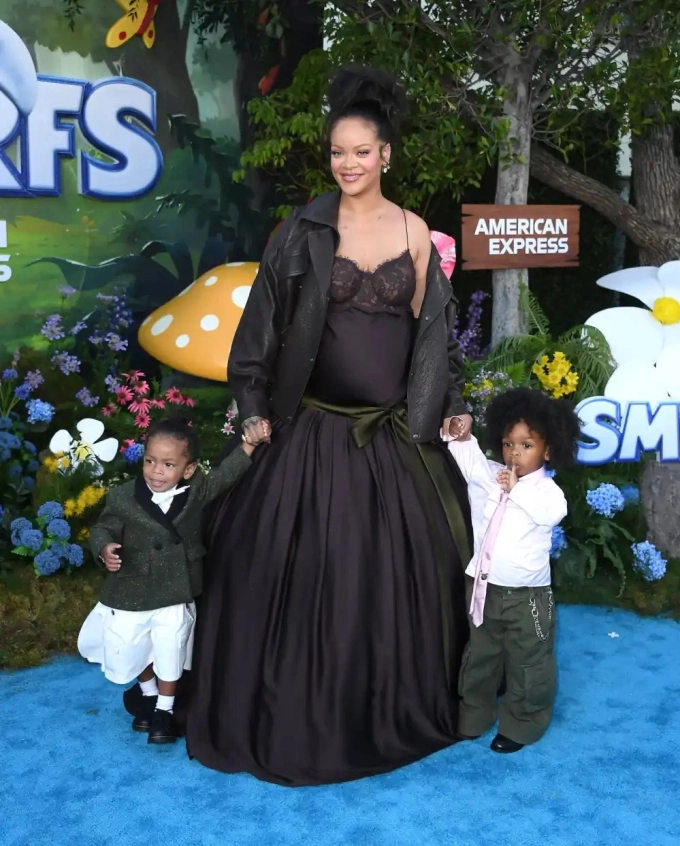 Rihanna sinh con thứ ba - 2