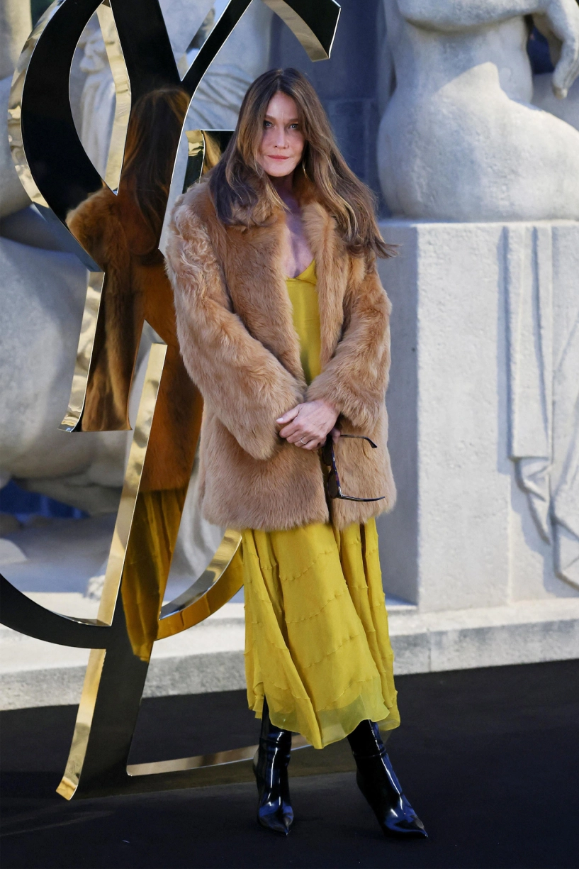 Rosé blackpink bị chê khi diện mốt đồ ngủ dự show - 7