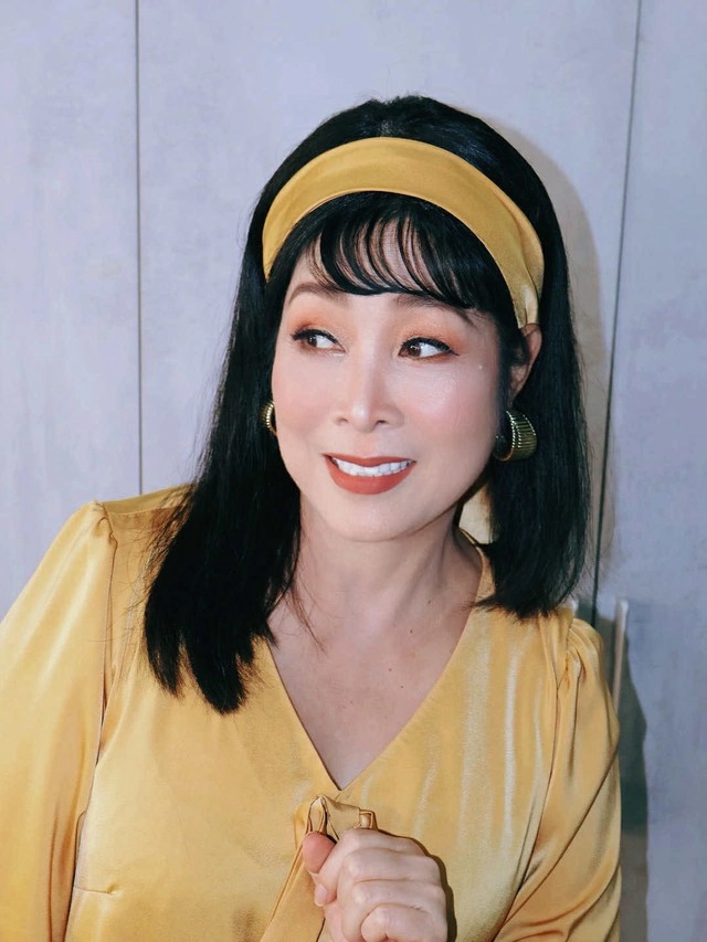 Sắc vóc tuổi trung niên rạng rỡ của cặp đôi bạn thân hồng đào - hồng vân - 8