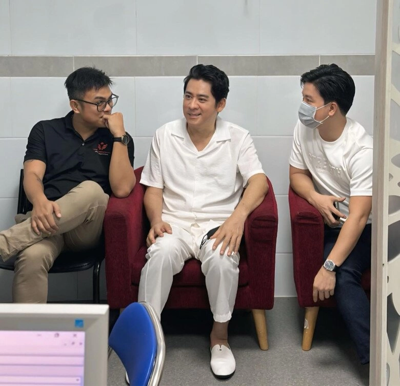 Sao việt 24h diễn viên huỳnh anh tuấn xuất viện sau quãng thời gian thập tử nhất sinh điều trị ở trung tâm phục hồi - 4