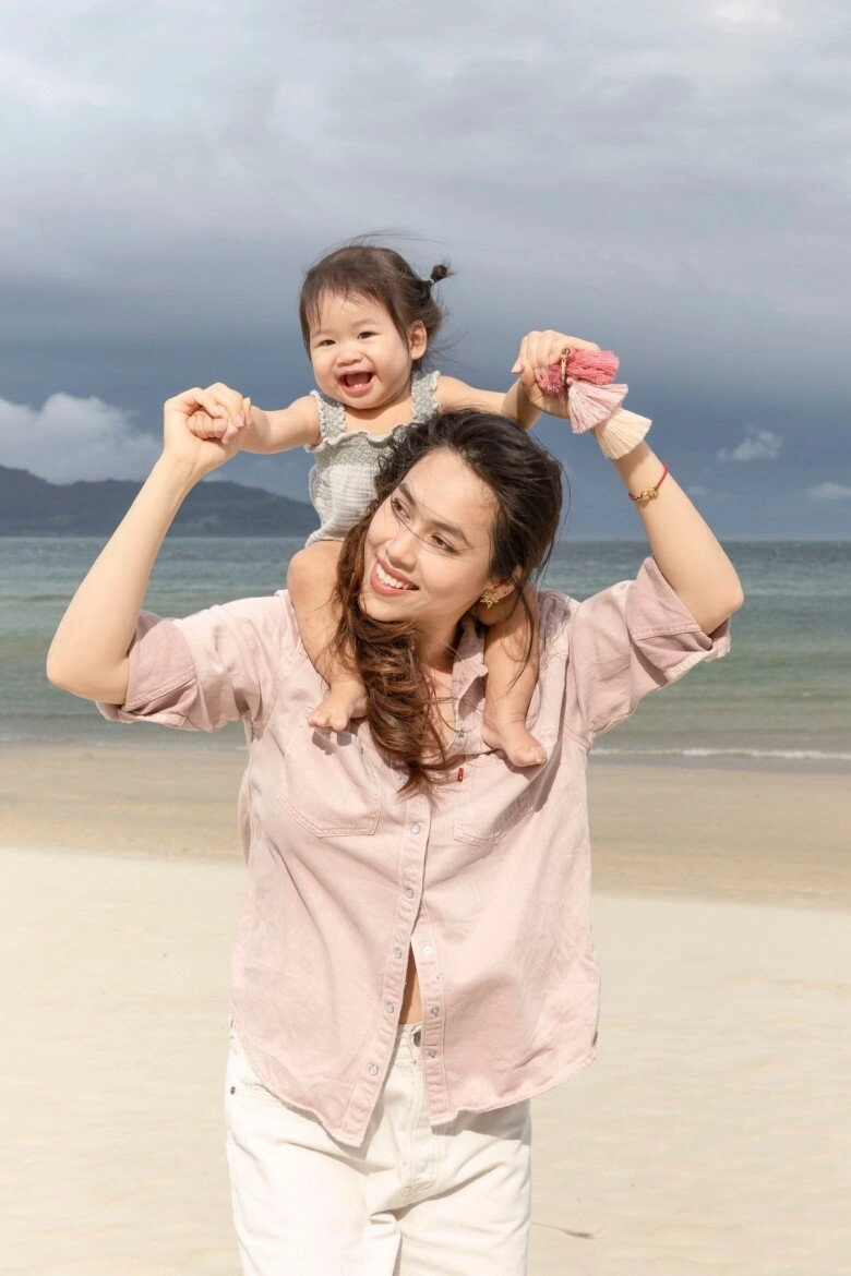 Sao việt 24h diễn viên huỳnh anh tuấn xuất viện sau quãng thời gian thập tử nhất sinh điều trị ở trung tâm phục hồi - 13