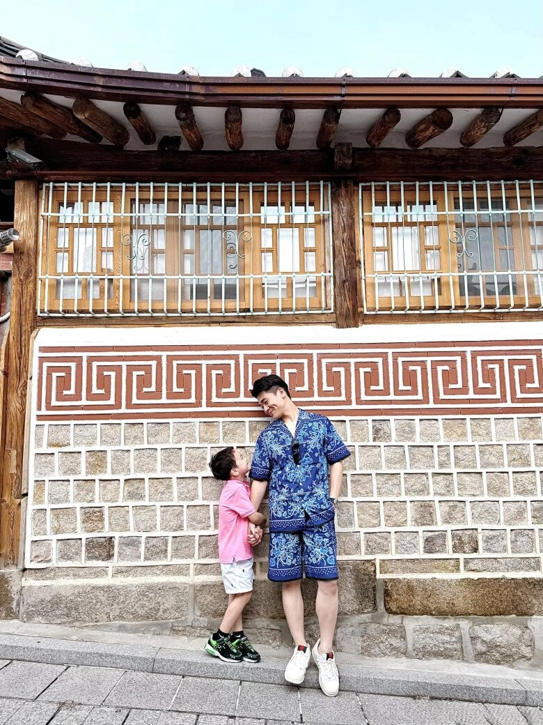 Sao việt 24h hhen niê gây tranh luận khi dạy con 1 tuần tuổi học ái nữ từ trong bụng đã biết phản ứng khi mẹ đọc sách - 9