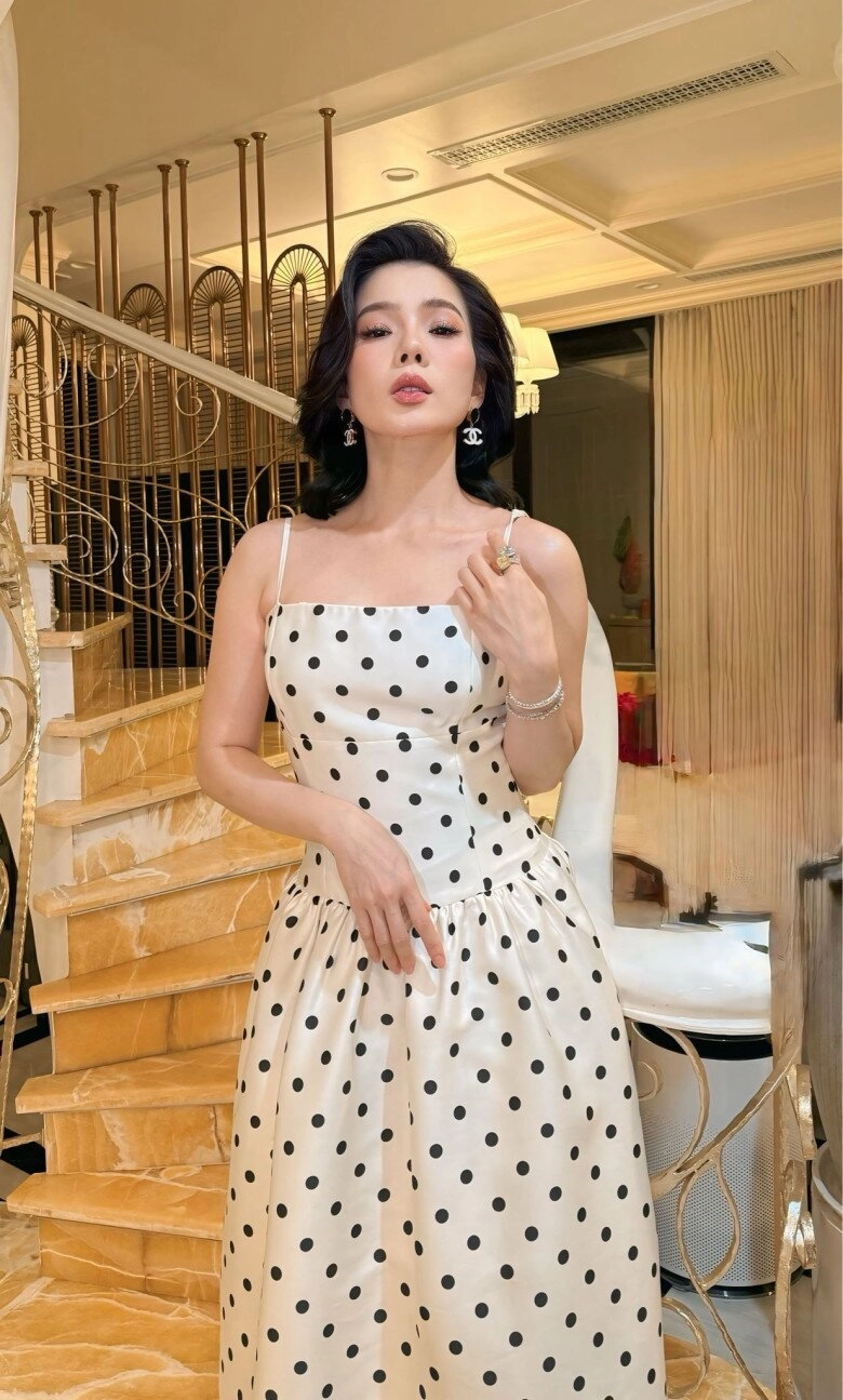 Sao việt 24h hhen niê gây tranh luận khi dạy con 1 tuần tuổi học ái nữ từ trong bụng đã biết phản ứng khi mẹ đọc sách - 15