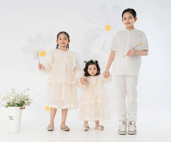 Sao việt 24h khánh thi - phan hiển khoe 3 cục kim cương pha trộn nét đẹp của bố lẫn mẹ công chúa út đẹp nhất nhà - 1