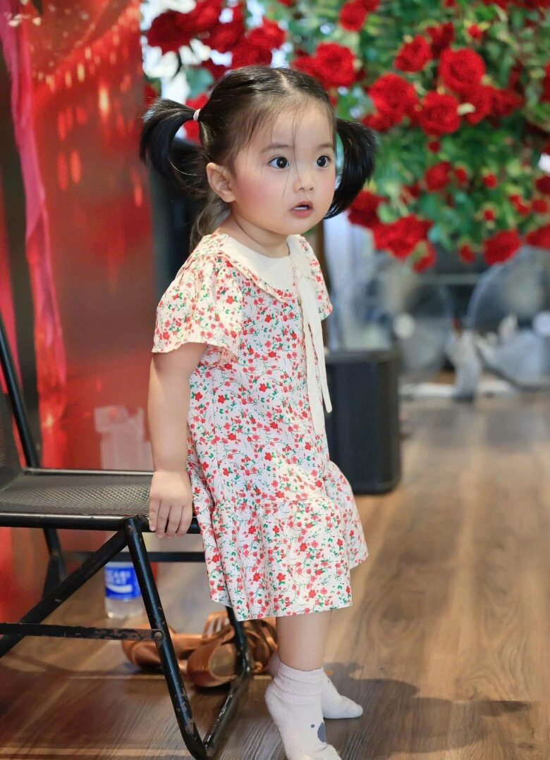 Sao việt 24h khánh thi - phan hiển khoe 3 cục kim cương pha trộn nét đẹp của bố lẫn mẹ công chúa út đẹp nhất nhà - 5