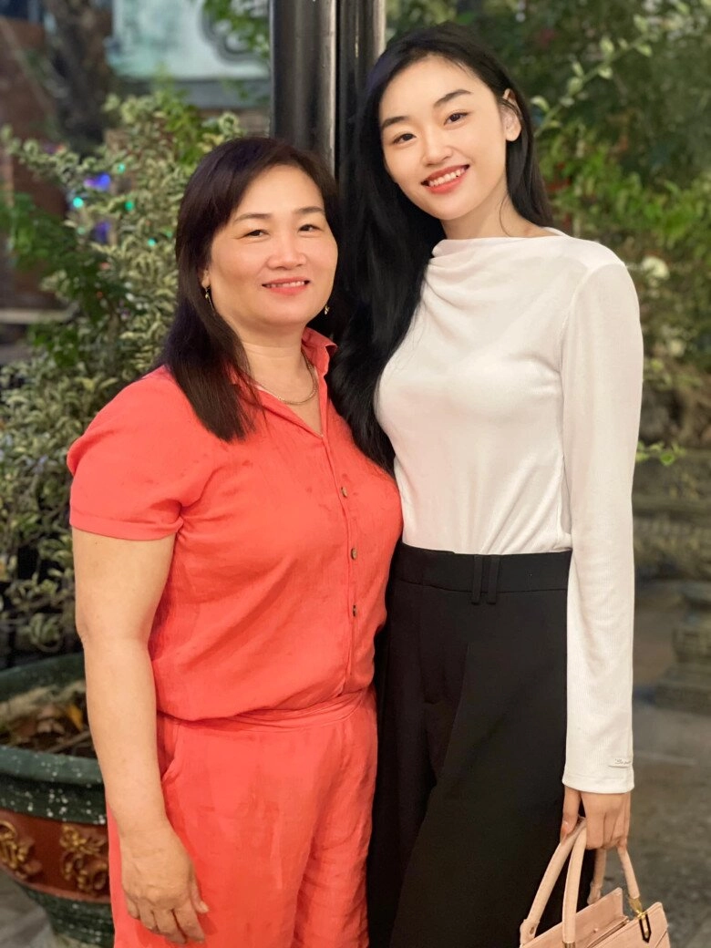 Sao việt có bố mẹ đi bán vé số người đăng quang hoa hậu trong niềm tự hào người trở thành nam thần nghìn tỷ - 5