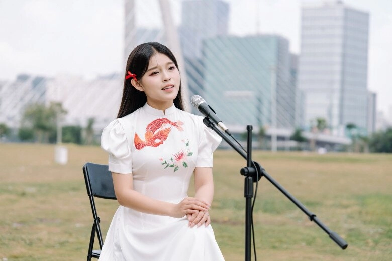 Sao việt có bố mẹ đi bán vé số người đăng quang hoa hậu trong niềm tự hào người trở thành nam thần nghìn tỷ - 13