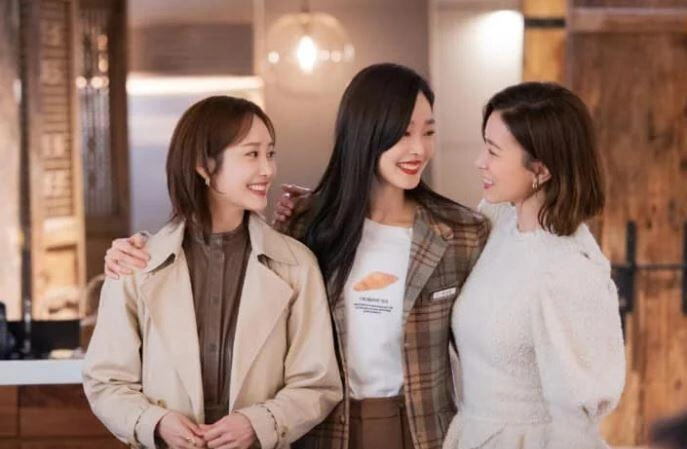 Sếp tặng hộp bánh trung thu hết hạn tôi mỉm cười cảm ơn chị ấy vì được đổi đời - 1