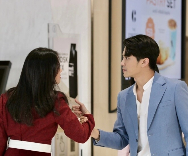 Tái hôn sau 3 năm ly hôn trong ngày cưới nhận được tin nhắn của chồng cũ tôi sợ xanh mặt - 1