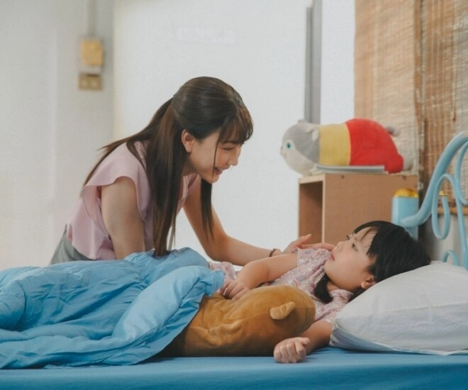 Thấy thứ bên trong hộp bánh trung thu bà thông gia tặng mẹ tôi sững người còn tôi bật khóc - 1